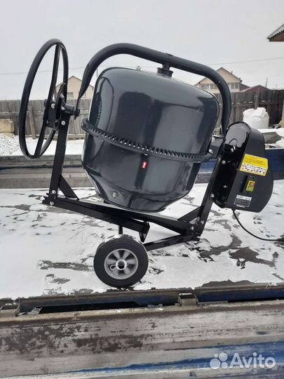 Аренда бетономешалки, вибраторов,миксера