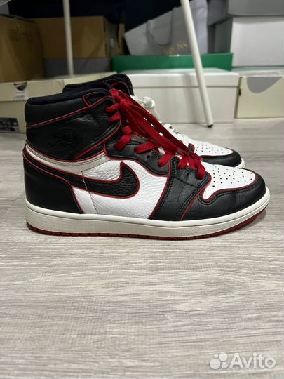 Air Jordan 1 Retro High OG Bloodline