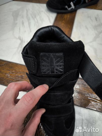 Сникерсы John Richmond