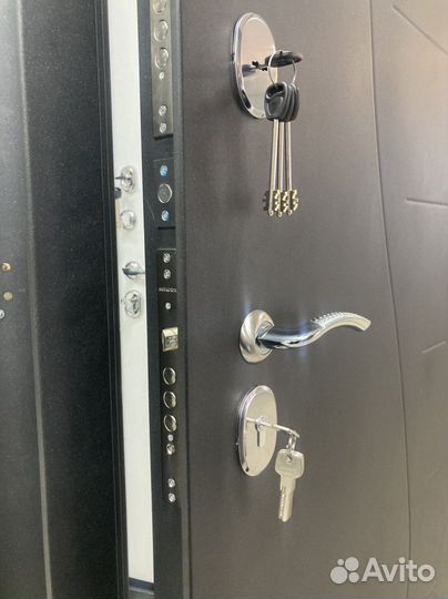 Дверь входная с повышенной шумоизоляцией