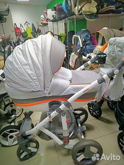 Детская коляска на гарантии Adamex Movo в идеале