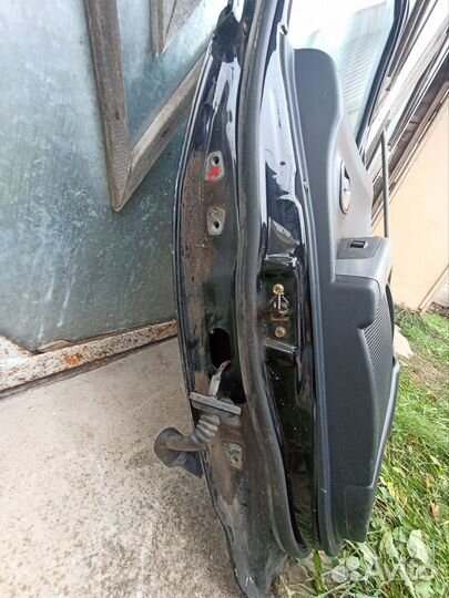 Дверь на Mitsubishi Outlander XL