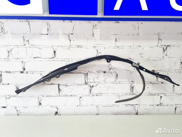 Уплотнитель крышки багажника с датчиком защиты от