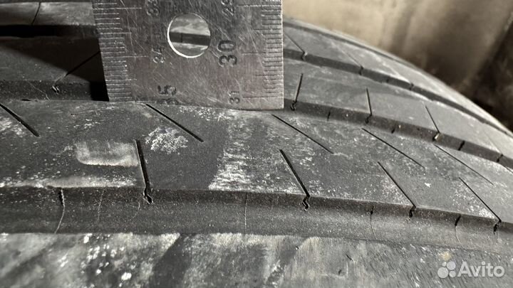 Bridgestone Alenza 001 245/45 R19