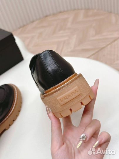 Женские Лоферы Prada