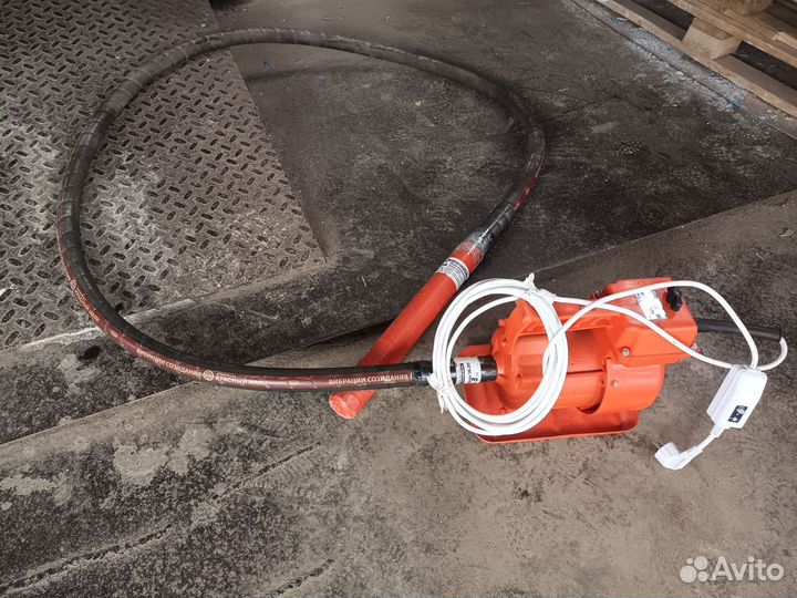 Вибратор, виброуплотнитель по бетону аренда