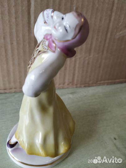 Статуэтка фарфоровая Плясунья