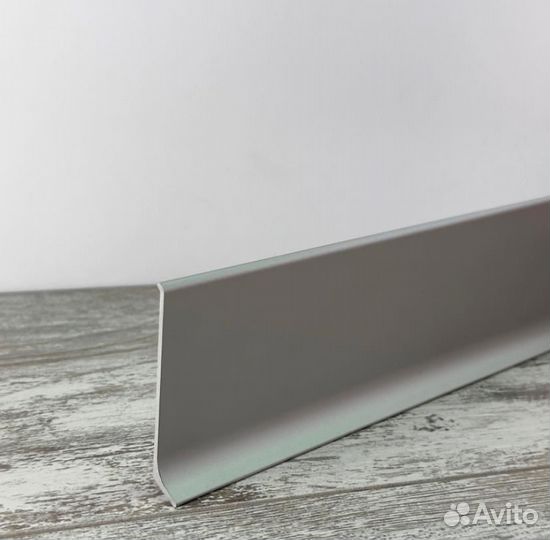 Плинтус алюминиевый 100