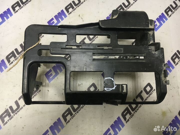 Кронштейн розетки предохранителей Шкода Фабия 2