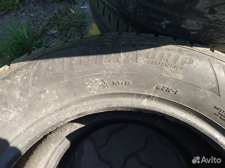 Goodyear UltraGrip Performance 235/65 R17 108H