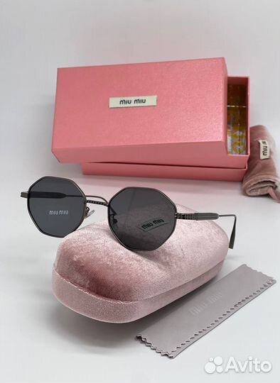 Солнцезащитные очки miu miu