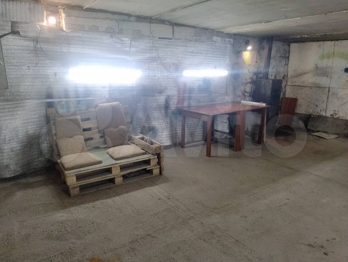 Гараж, > 30 м²