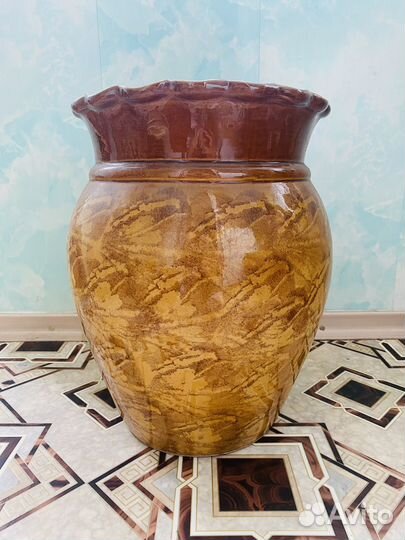 Кашпо для цветов керамические и пластиковые