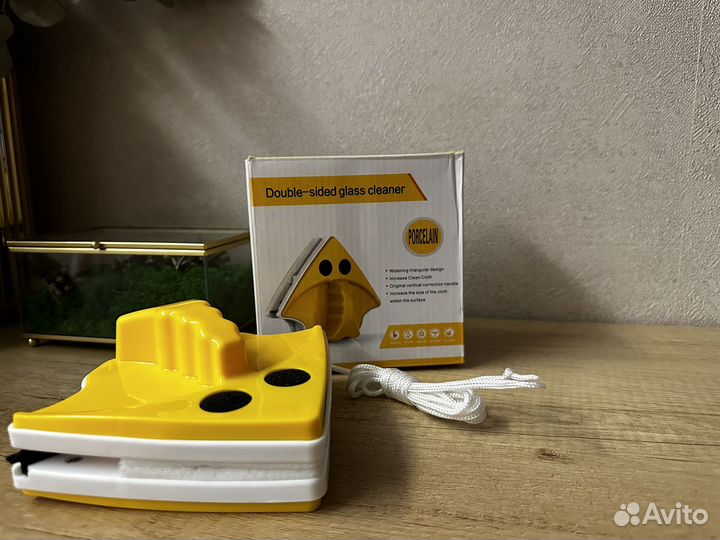 Магнитная щетка для мытья окон