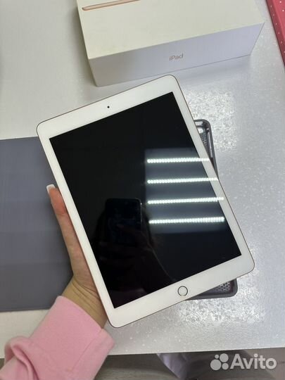 iPad 6 32gb и apple pencil