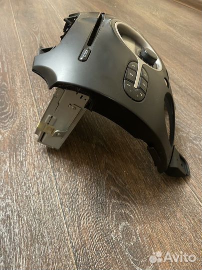 Штатная магнитола на Mazda Demio