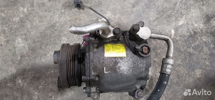 Компрессор кондиционера Mitsubishi MR460436