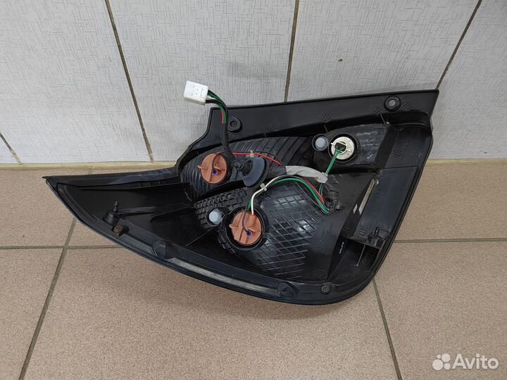 Фонарь задний правый Kia Rio 2 хэтчбек