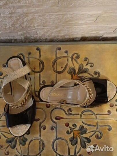 Босоножки лак-кожа искусственная 40 размер