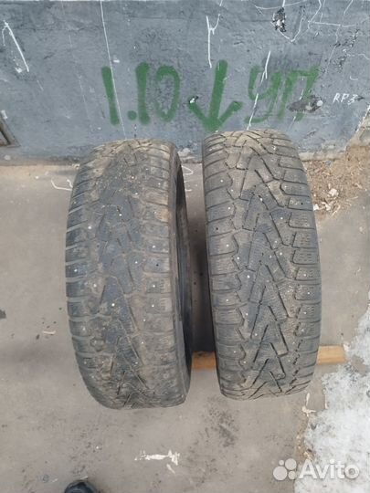 Pirelli Ice Zero 215/65 R16