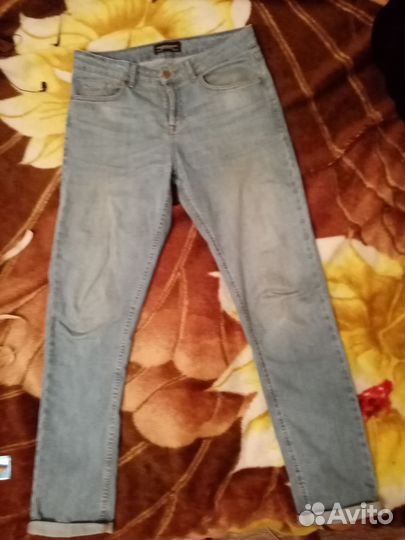 Голубые джинсы