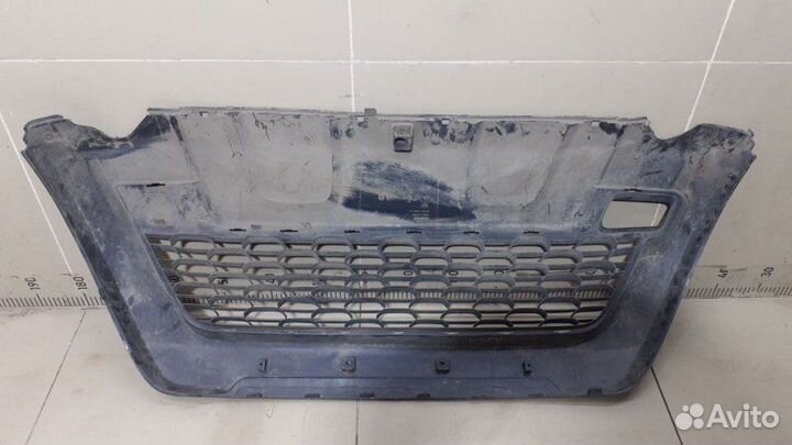 Решетка в бампер передняя Renault Duster
