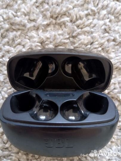 Беспроводные наушники jbl