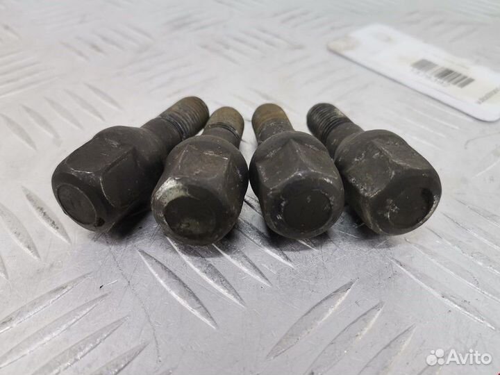 Болт Citroen Xsara 2000 701601139B