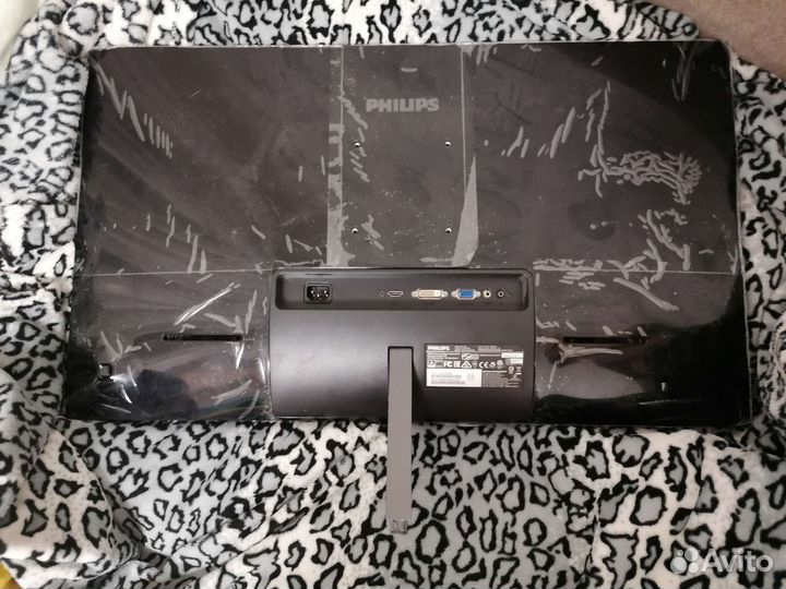 Монитор Philips 32 дюйма