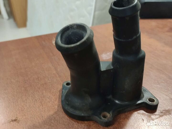 Фланец системы охлаждения Ford