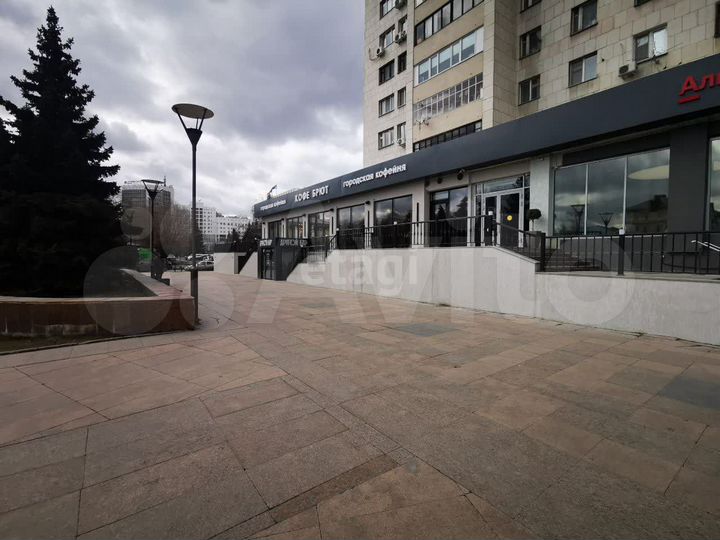 Сдам торговое помещение, 380 м²