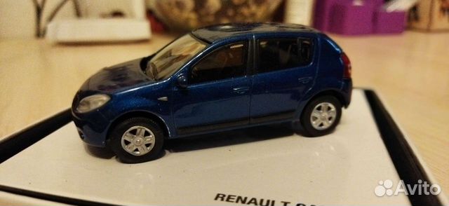 Модель 1/43 Renault Sandero 2008 синий мет