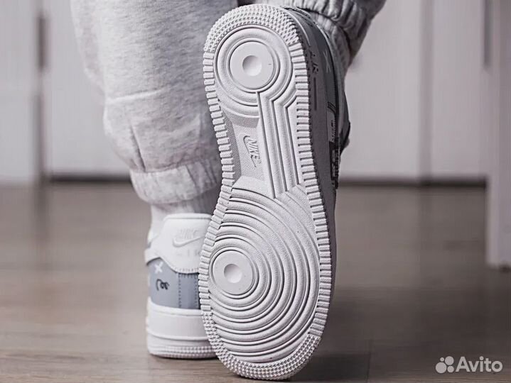 Nike Air Force 1 kaws