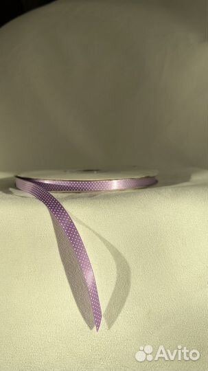 Атласная сиреневая лента в горошек 0,9 мм