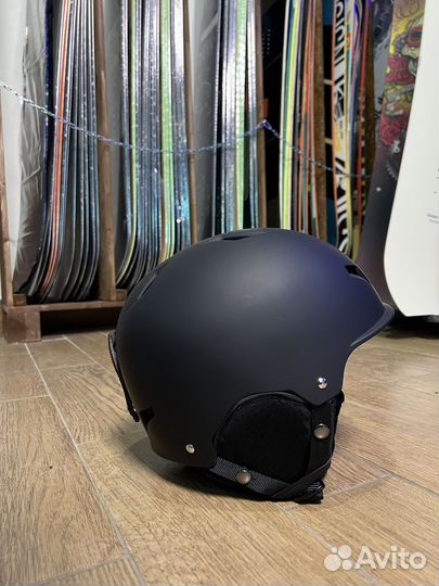 Горнолыжный шлем новый M