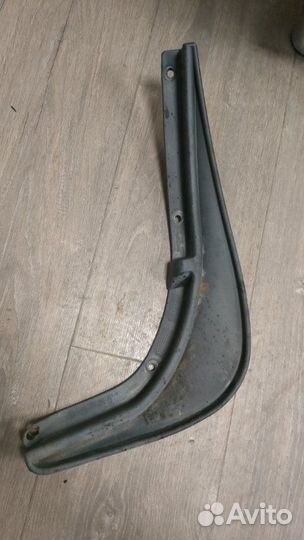 Брызговик задний левый Skoda Octavia II рестайлинг