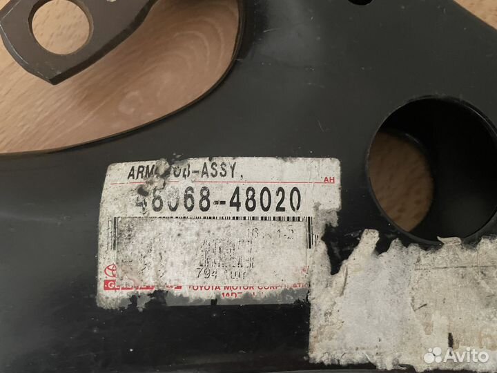 Рычаг передний нижний правый оригинал