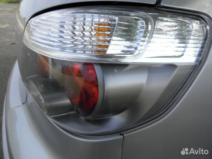 Фонарь задний левый на mitsubishi outlander