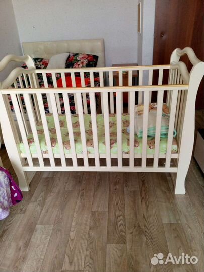 Детская кроватка