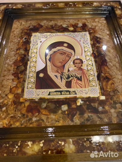 Икона янтарная. Икона из янтаря