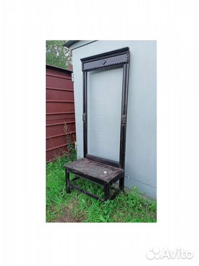 Старинная рама для зеркала с консолью