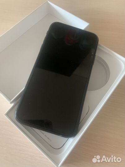 Телефон iPhone xr