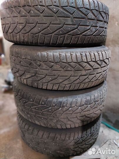 Tigar SUV Ice 215/65 R16