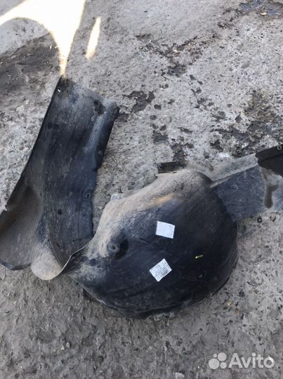 Volkswagen polo sedan подкрылок передний