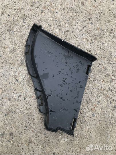 Воздуховод радиатора правый Renault Logan 2