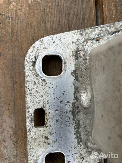 Усилитель заднего бампера audi q7