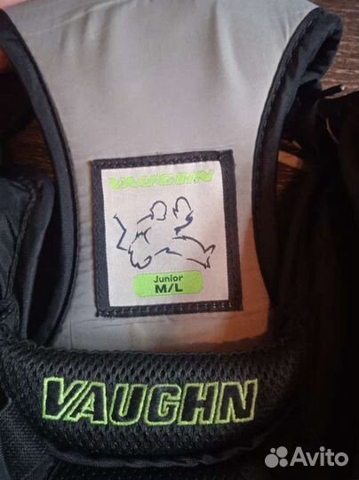 Нагрудник вратарский и шорты Vaughn