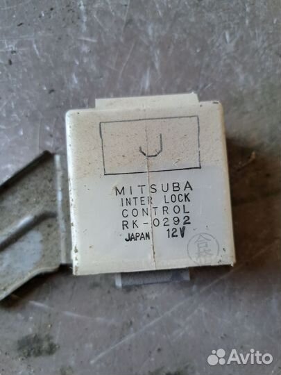 Блок управления двери Honda Inspire