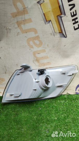 Поворотник передний Toyota Corona Premio 2001