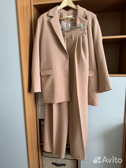 Брючный костюм женский 46